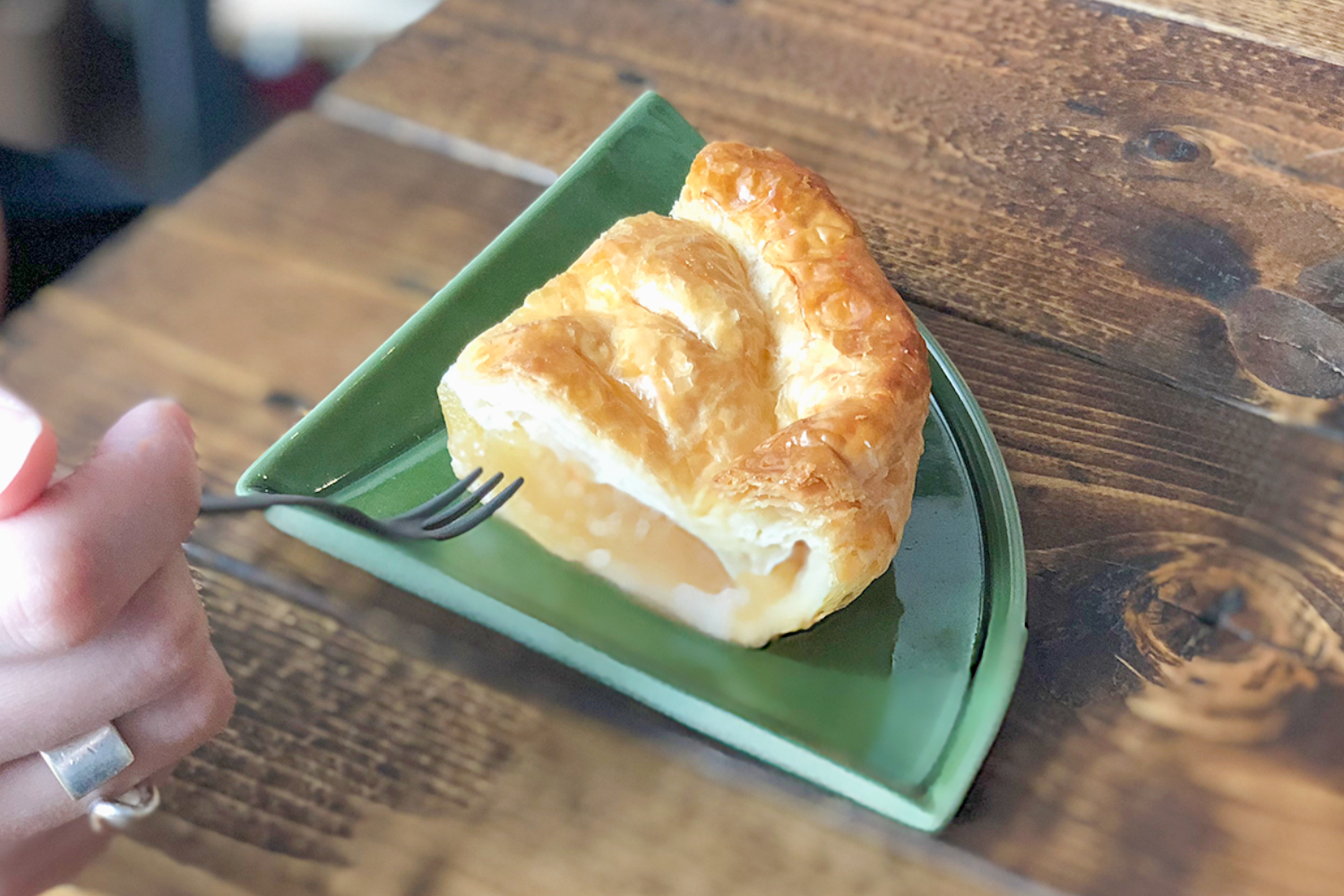 扇皿にケーキを乗せると