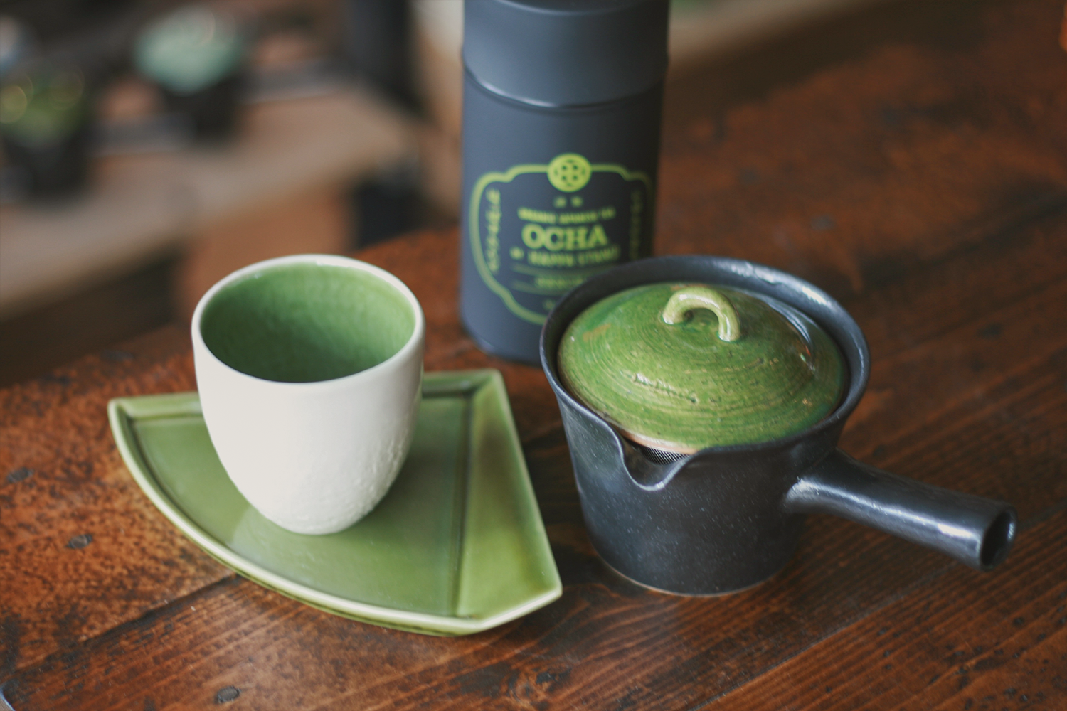 煎茶と急須・湯のみ・お茶受け
