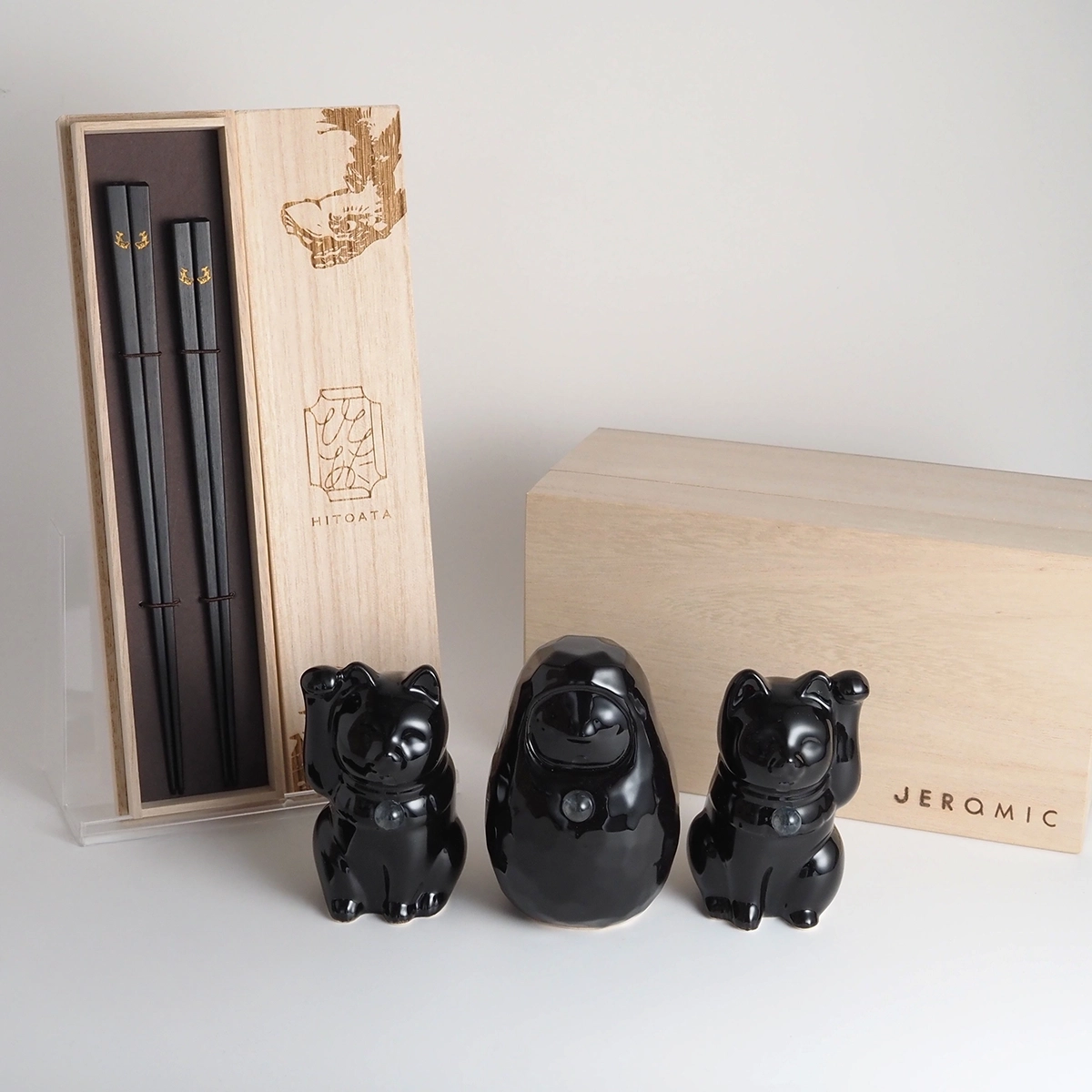 Jeramic開運招福セット+名古屋のお箸 / 招き猫×だるま / 黒 / 3体セット